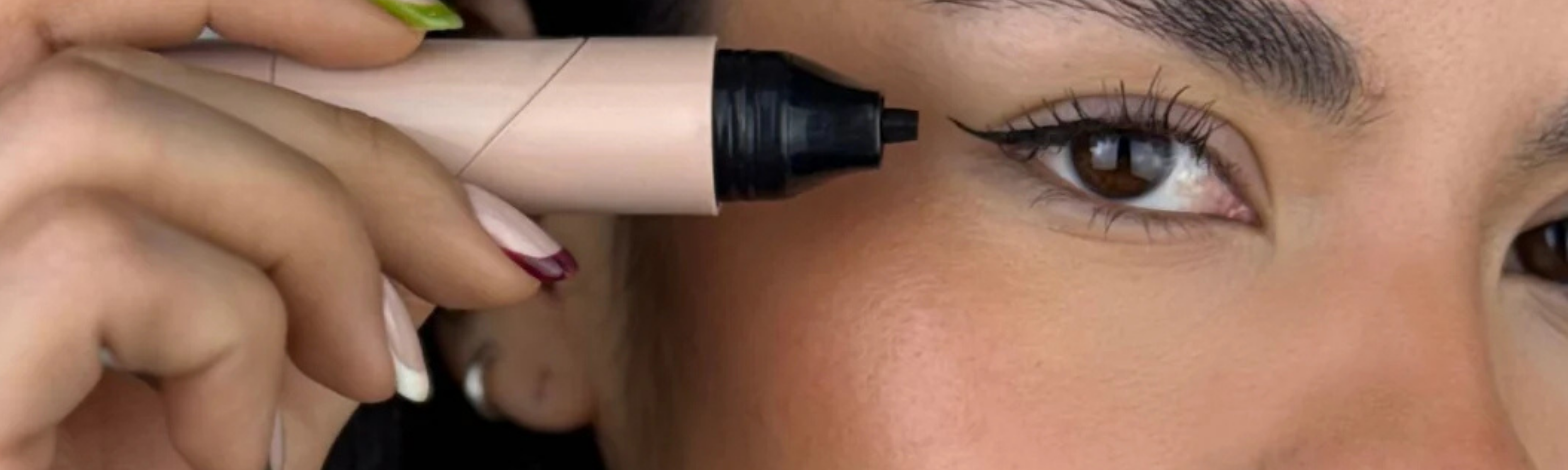 slider image slider_item_LHWgHz