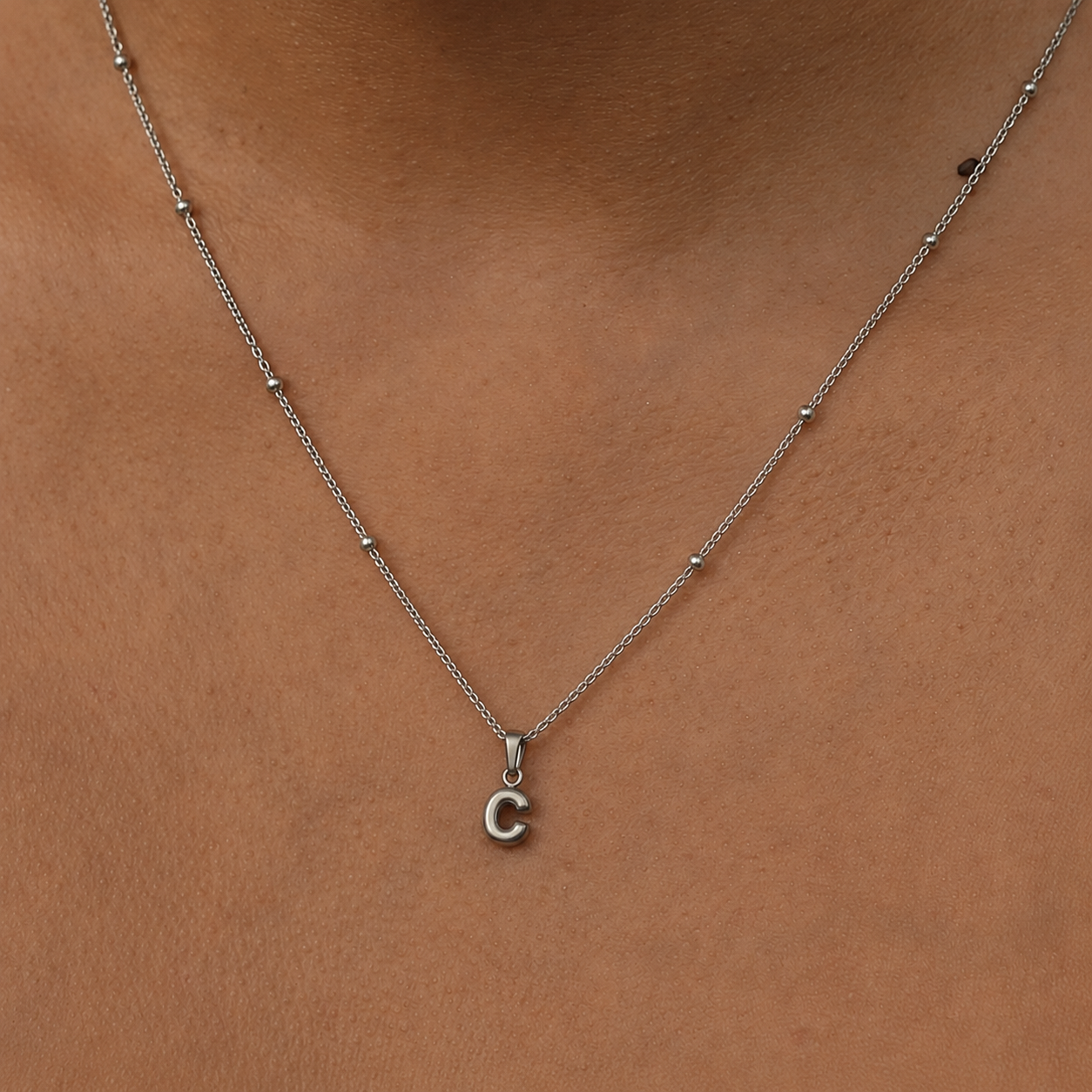 COLLAR INICIAL MINI PLATA