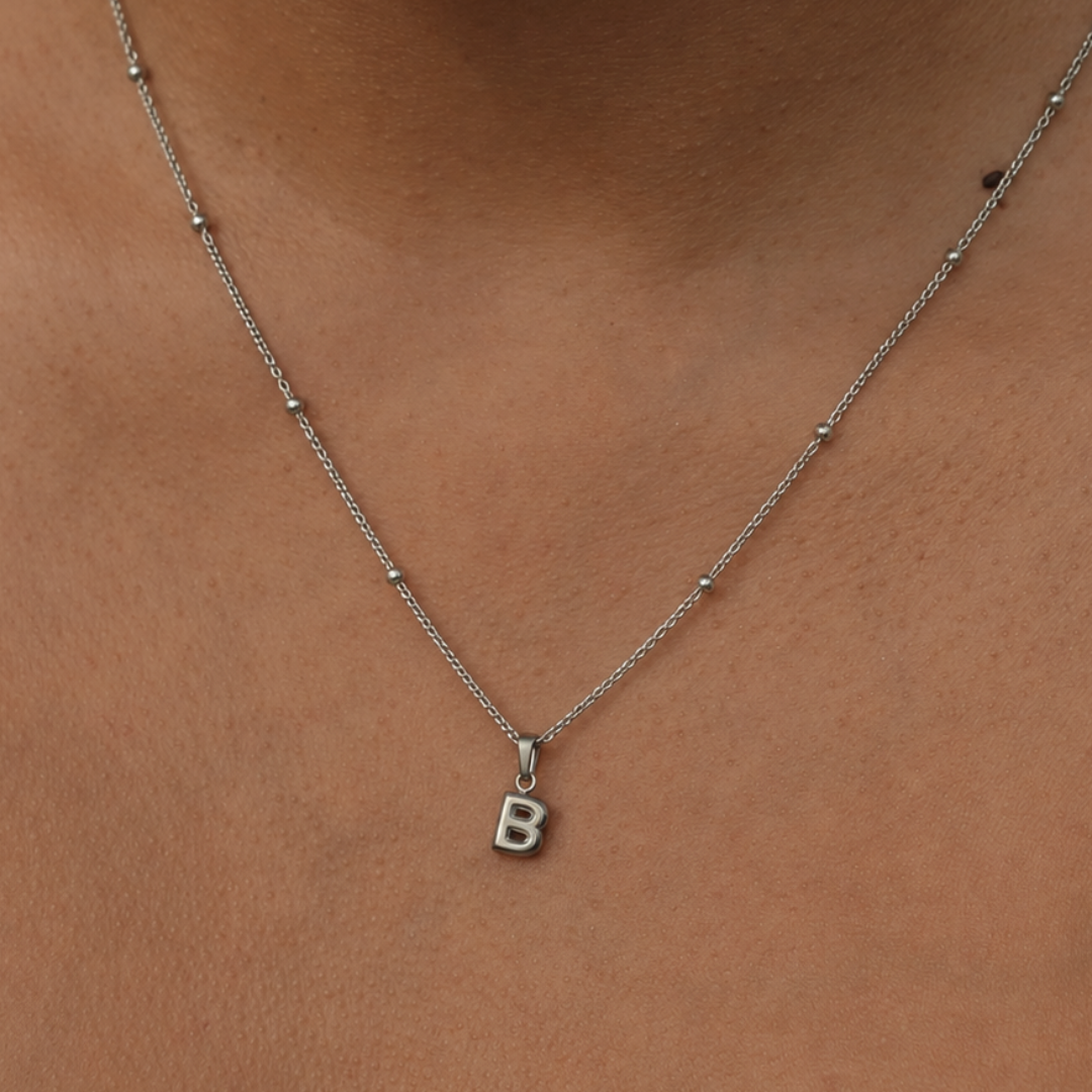 COLLAR INICIAL MINI PLATA