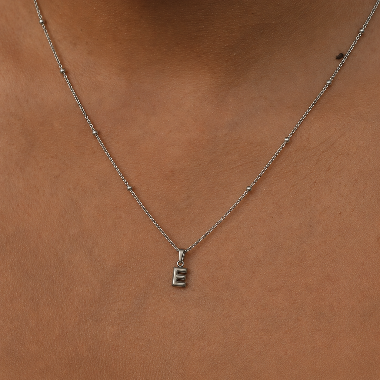 COLLAR INICIAL MINI PLATA