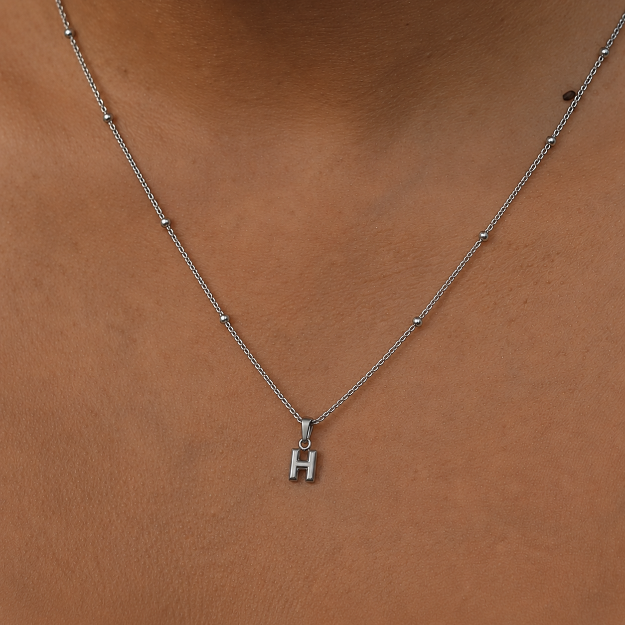 COLLAR INICIAL MINI PLATA