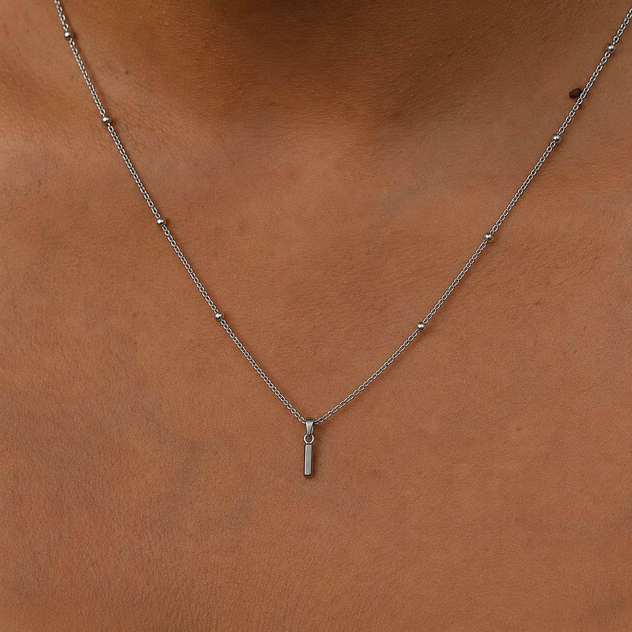 COLLAR INICIAL MINI PLATA