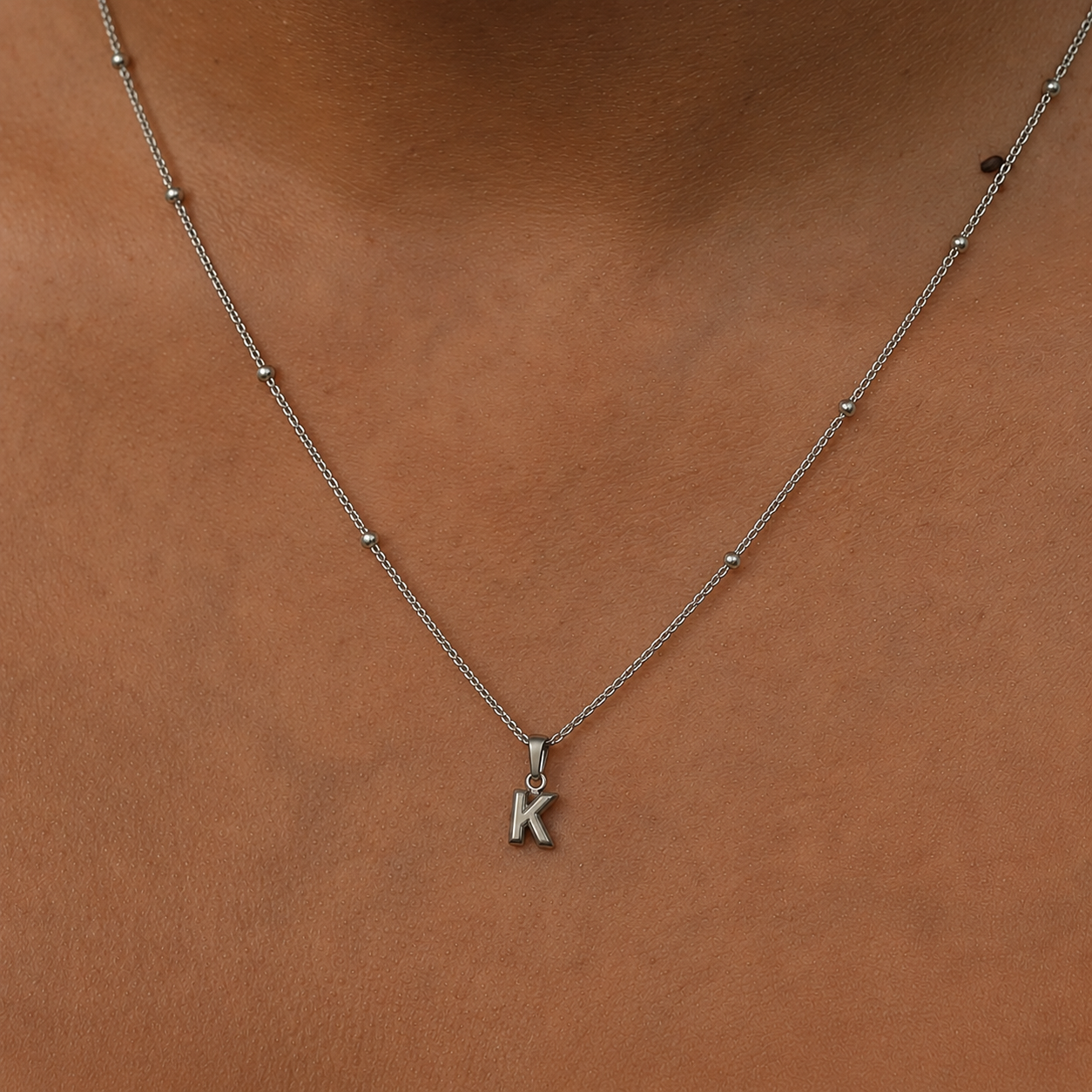 COLLAR INICIAL MINI PLATA