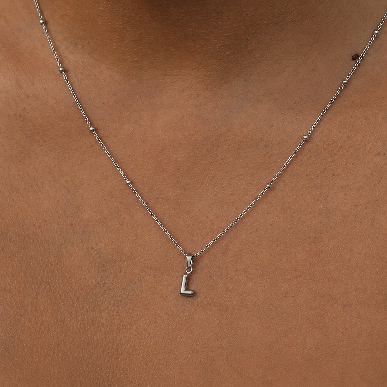 COLLAR INICIAL MINI PLATA