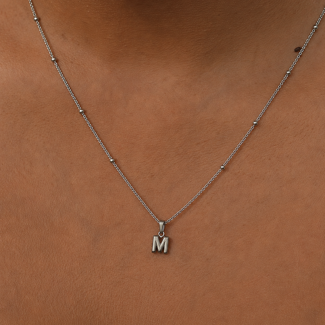 COLLAR INICIAL MINI PLATA