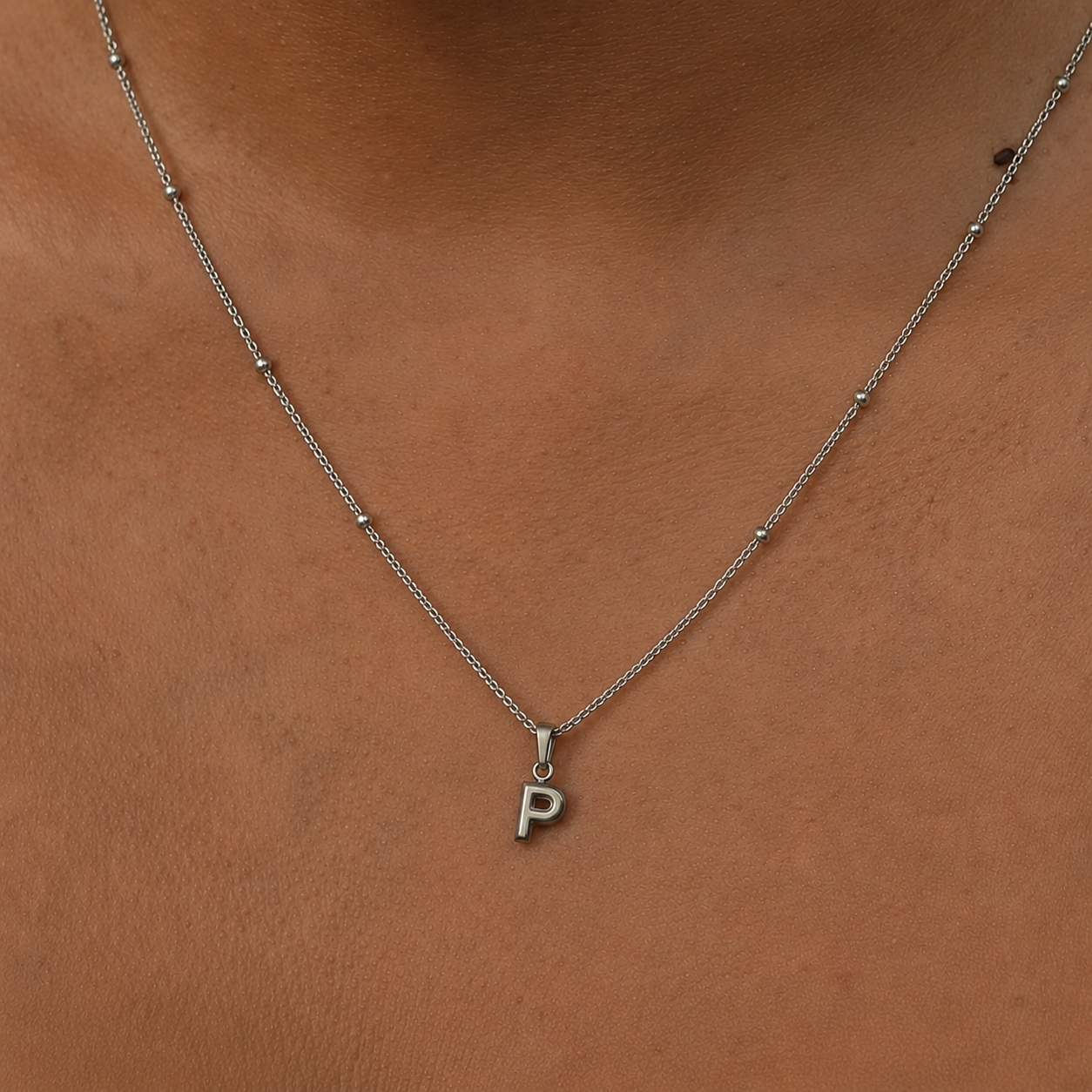 COLLAR INICIAL MINI PLATA