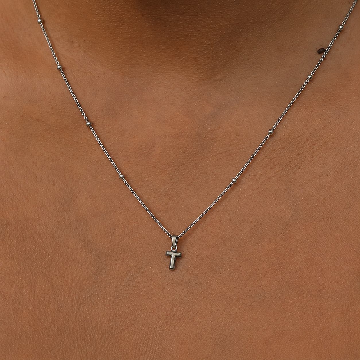COLLAR INICIAL MINI PLATA
