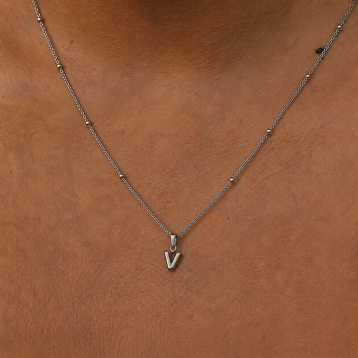 COLLAR INICIAL MINI PLATA
