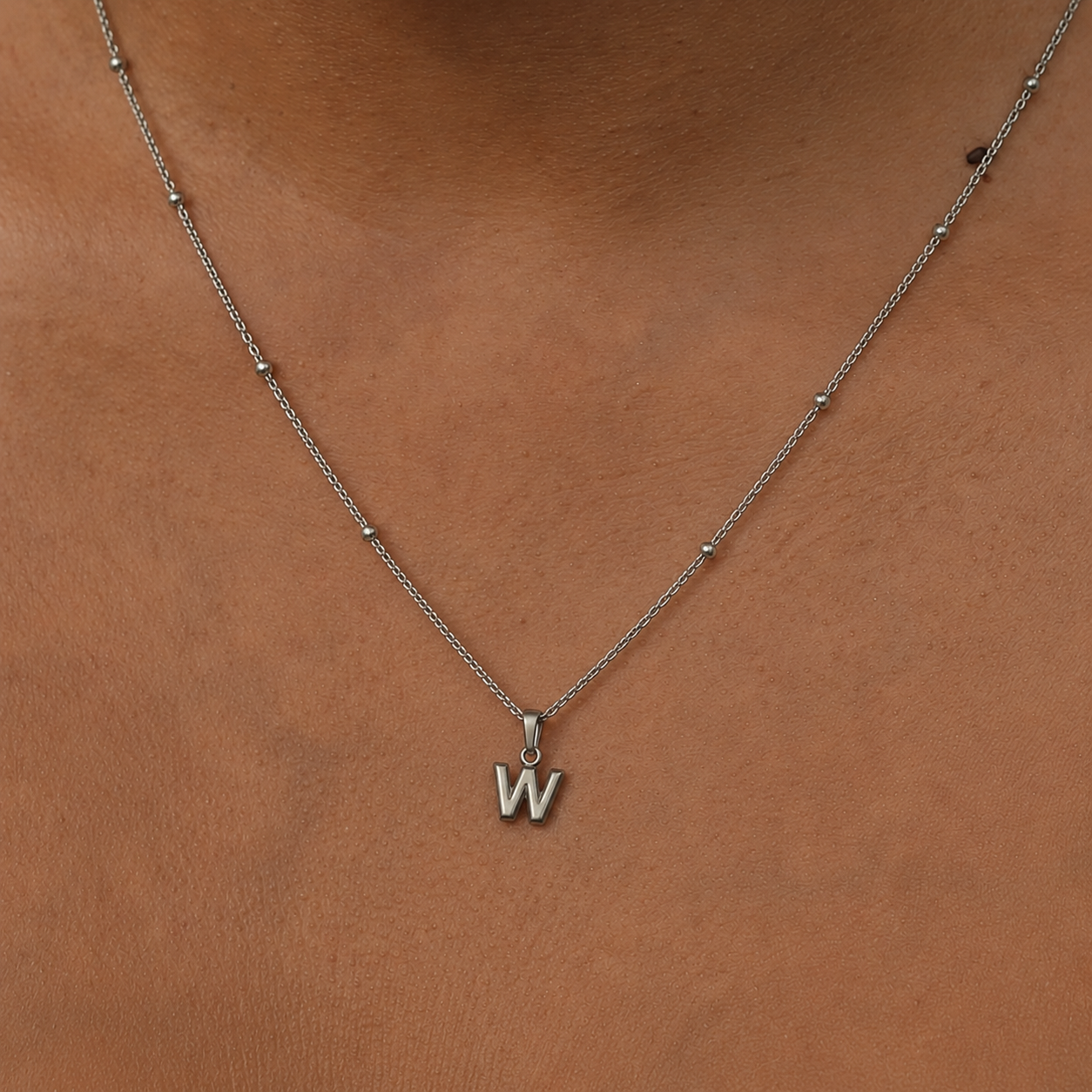 COLLAR INICIAL MINI PLATA