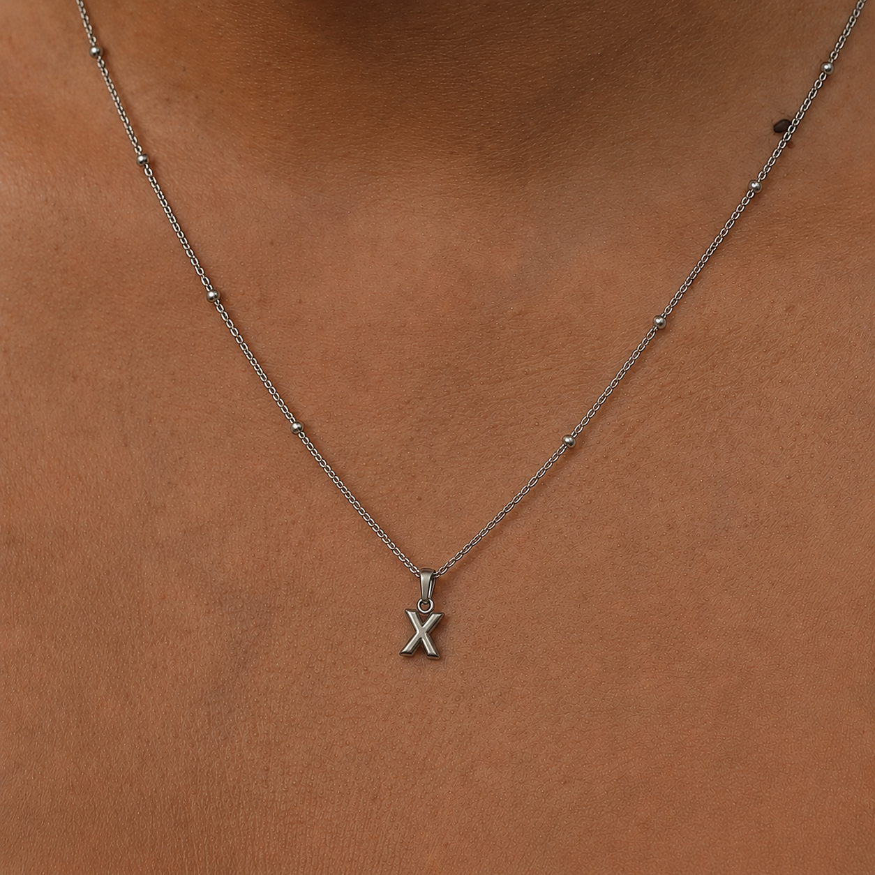 COLLAR INICIAL MINI PLATA